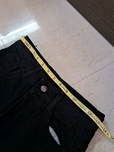 Black Stright Fit Denim Jeens