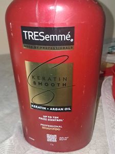 Tresemme Keratin Smooth Shampoo - 1 Liter