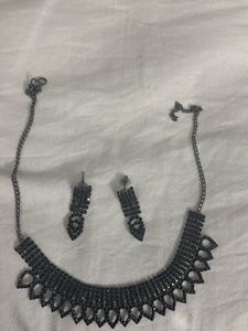 Sparkling Black Stone Necklace
