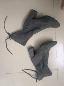 Suede boots