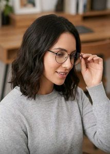 Vintage Round Frame Eyeglasses- Retro Charm, Moder