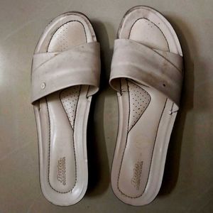 bata white slides