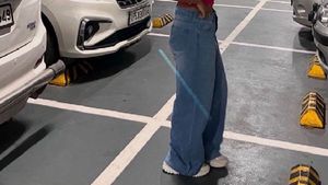 Newme Asia high waist jeans not worn
