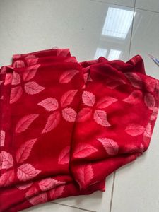 Elegant Red Leaf Print Saree