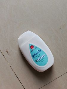Johnson's Milk + Rice Lotion ( Free Oil Fre Moistu