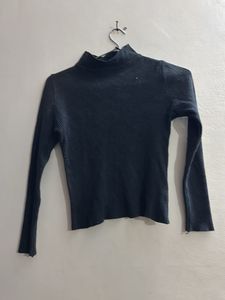 crop black high neck warm