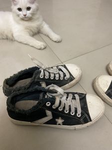 combo of 2 converse shoes