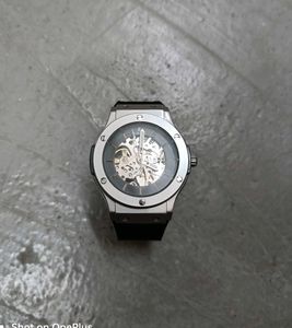 Hublot automatic and analog watch new watc