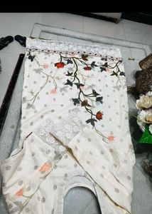 Elegant White Kurta Set with Floral Print