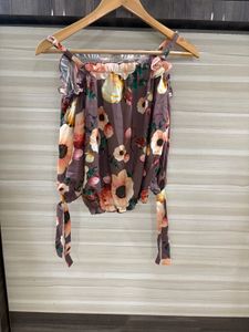 Floral Off-Shoulder Tie-Up Top
