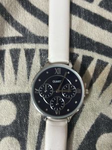 Stylish White Leather Strap Watch