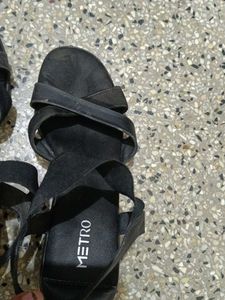 Black Elastic Strap Sandals