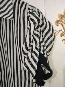 Striped V Neck Short Puff Sleeve Top