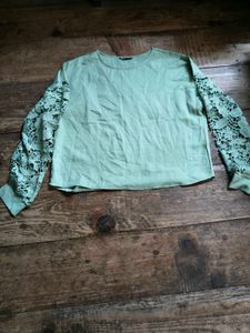 🌻Shein Mint Green Lace Sleeve Top