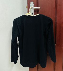 Black "Hey!" Long Sleeve Top