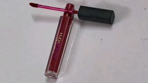 Huda Beauty Liquid Matte Lipstick