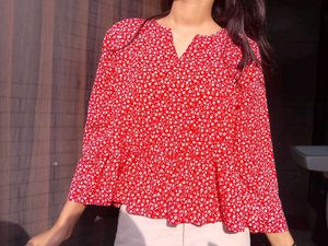 Chic Red Floral Print Top
