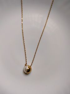 Golden And White  Pearl Necklace ✨