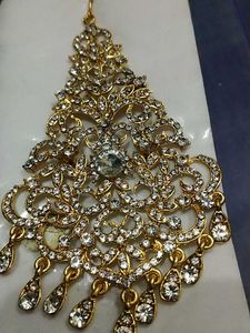 Stunning Gold Maang Tikka with Crystals