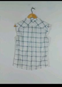 Sleeveless Plaid Button Down Top