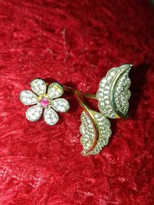 Floral Leaf Ring artificial diamond