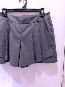 Chic Grey Pleated Skort