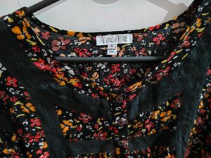 Patrons of Peace Cottage Cropped 3/4 Sleeve Black