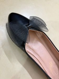 Elegant Black Ballet Flats with Bow