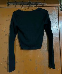 Black Long Sleeve Cropped Top