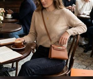 Steve Madden sling Bag