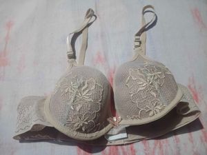 Lace Detail Padded Bra
