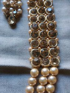 Stunning Pearl and Stone Necklace Set with earring