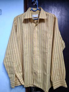 Bright yellow striped shirt 💛