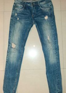 💎 ORIGNAL ZARA - Distressed Slim-Fit Jeans