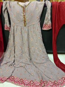 Elegant Lilac Kurta Set with Red Dupatta