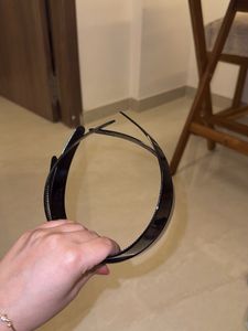 black headband - plastic (x3)