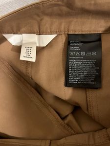 🆕H&amp; M Brown Pleated Mini Skirt