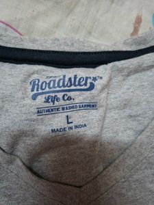 Roadster Men's T-Shirt new without tag