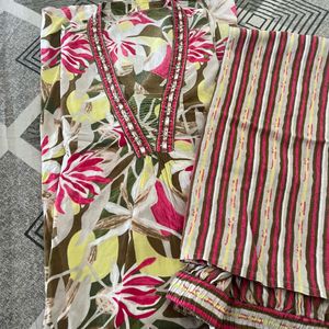 Floral Print Kurta with Striped Pants