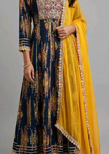 Stylish Ethnic Kurta with Dupatta Set