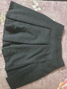 grey pleated mini skirt