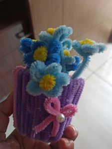 pipe cleaner flower show piece