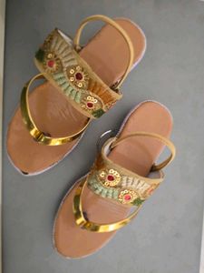Embroidered Flat baby girl Sandals