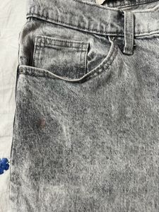 Acid wash baggy jeans