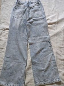 Light Wash Wide Leg Jeans with Flower Appliques