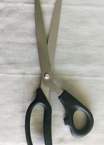 Tailoring scissors