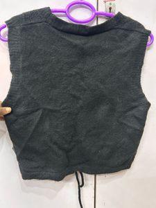 Chic Black Knit Vest