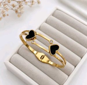 Chic Anti Tarnish Bracelet with Black Heart Charms