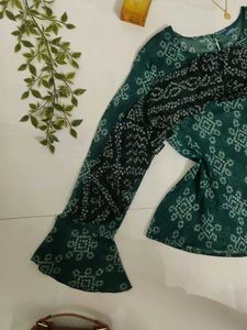 Green top with Bell Sleeves🌿✨