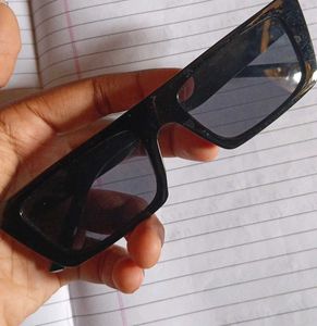 Stylish Black Rectangular Sunglasses